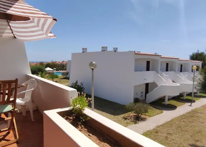 8 1 Figueirinhas - Casas & Papeis