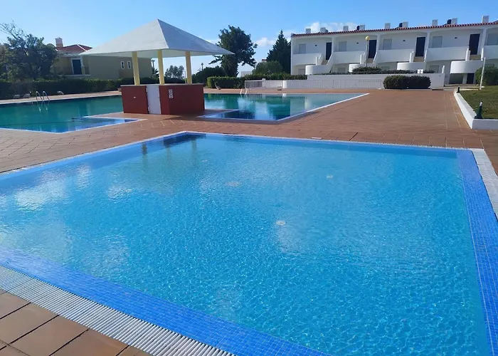 8 1 Figueirinhas - Casas & Papeis * Armação de Pêra