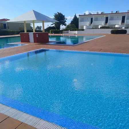 8 1 Figueirinhas - Casas & Papeis * Armação de Pêra