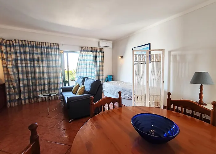 8 1 Figueirinhas - Casas & Papeis