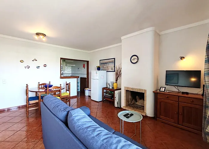 8 1 Figueirinhas - Casas & Papeis * Armação de Pêra