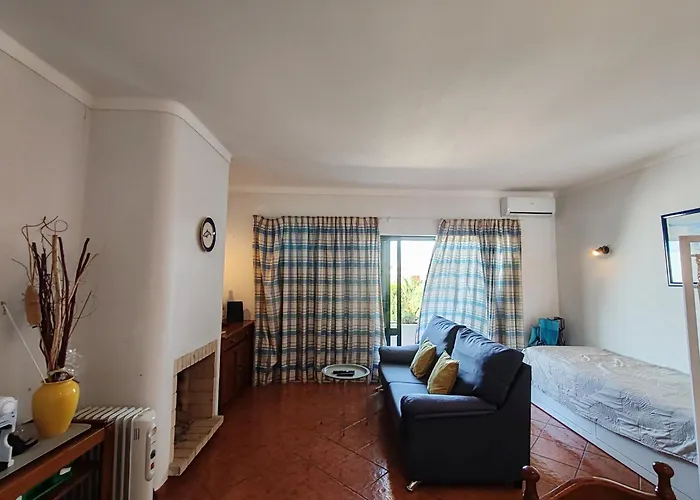 8 1 Figueirinhas - Casas & Papeis *